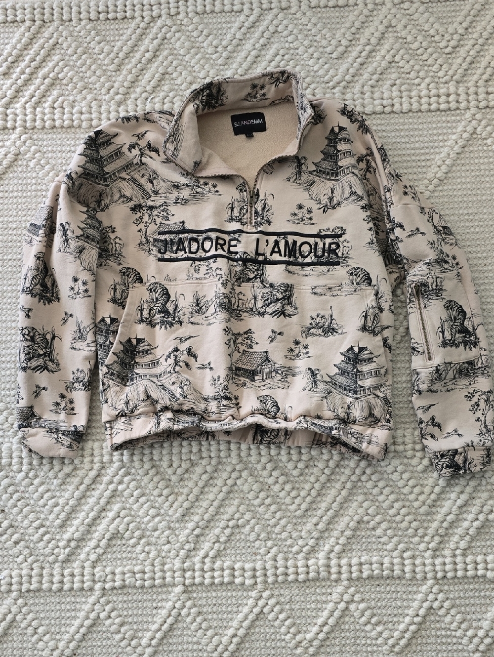 Ellandemn J'adore L'Amour Beige Graphic Quarter-Zip Sweatshirt
